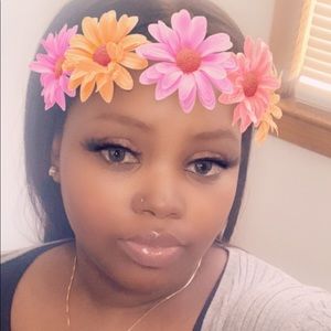 Meet your Posher, Ebony